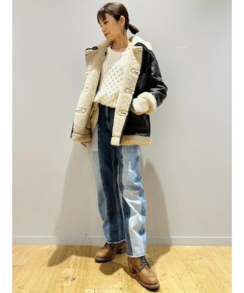 GAP(ギャップ)の「リバーシブル リサイクル ヴィーガンレザー ボアジャケット(ライダースジャケット・レディース・アイボリー・XS/S/M/XXS/L)」の5枚目の写真