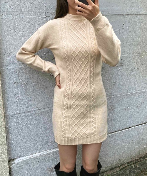 NANEA（ナネア）の「バックオープンケーブルニットミニワンピース（ワンピース・レディース・ブラック/グレー/オフホワイト・フリー）」の4枚目の写真