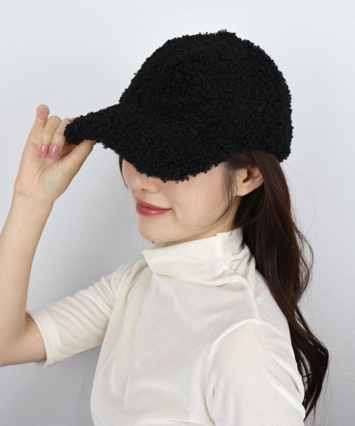 CEMONEMO（セモネモ）の「もこもこ ボア ボールキャップ（キャップ・レディース・ブラック/アイボリー/ベージュ・FREE）」の2枚目の写真