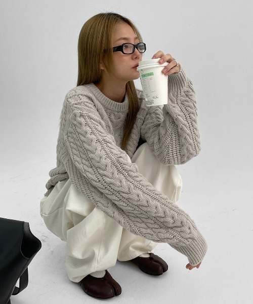 BLACKUP（ブラックアップ）の「[MADE] メレンディケーブルラウンドニット（ニット/セーター・レディース・グレー/ベージュ・ONESIZE）」の2枚目の写真