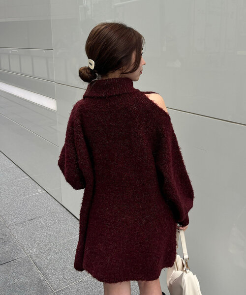 Chico(チコ)の「【まよ企画/WEB限定】肩スリットタートルニットワンピース(ワンピース・レディース・レッド/アイボリー・FREE)」の11枚目の写真