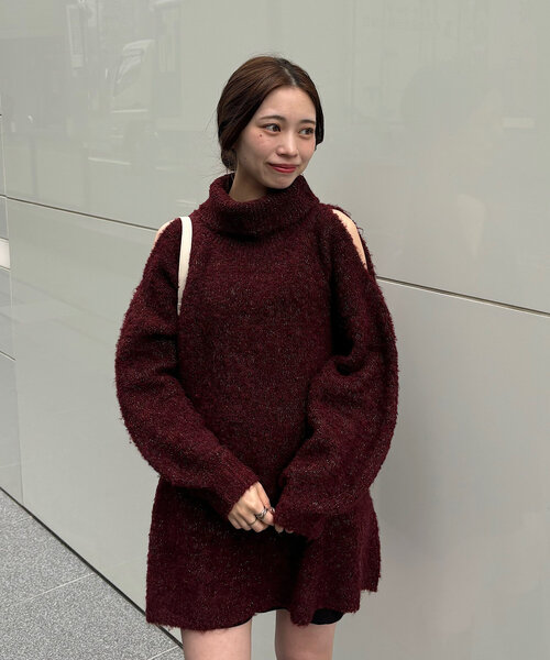 Chico(チコ)の「【まよ企画/WEB限定】肩スリットタートルニットワンピース(ワンピース・レディース・レッド/アイボリー・FREE)」の13枚目の写真