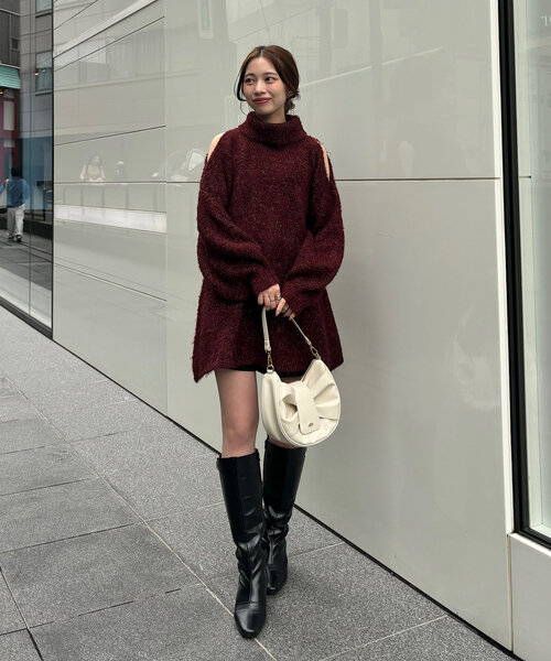 Chico(チコ)の「【まよ企画/WEB限定】肩スリットタートルニットワンピース(ワンピース・レディース・レッド/アイボリー・FREE)」の14枚目の写真