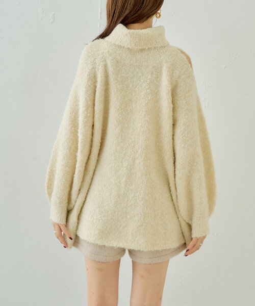 Chico(チコ)の「【まよ企画/WEB限定】肩スリットタートルニットワンピース(ワンピース・レディース・レッド/アイボリー・FREE)」の21枚目の写真