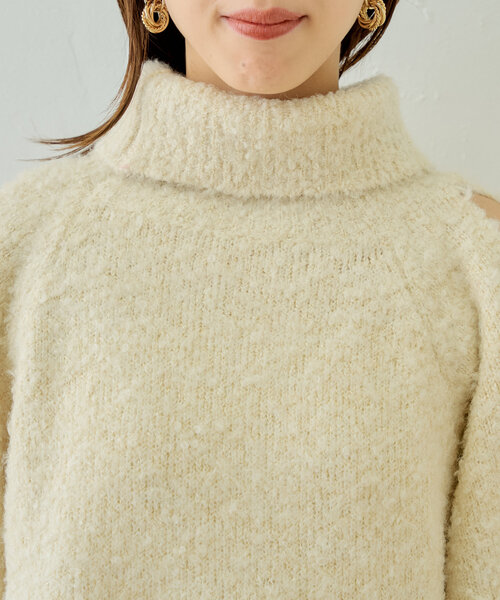 Chico(チコ)の「【まよ企画/WEB限定】肩スリットタートルニットワンピース(ワンピース・レディース・レッド/アイボリー・FREE)」の22枚目の写真