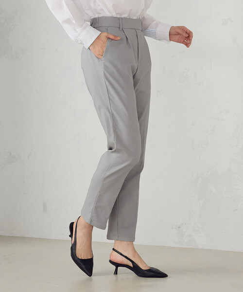 COMME CA MODELS(コムサモデルズ)の「【美しいベーシックパンツ】裏起毛カルゼ テーパードパンツ(その他パンツ・レディース・ネイビー/ブラック/ライトグレー/グリーン・X-SMALL/SMALL/MEDIUM/LARGE/X-LARGE)」の5枚目の写真