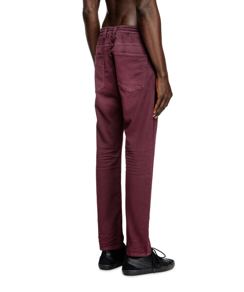 DIESEL(ディーゼル)の「メンズ デニムパンツ ジョグジーンズ 2032 D-KROOLEY-B JOGG(デニムパンツ・メンズ・グレー/ブラウン系その他/エンジ/ブラウン・30inch/34inch/32inch/26inch/38inch/36inch/28inch)」の14枚目の写真