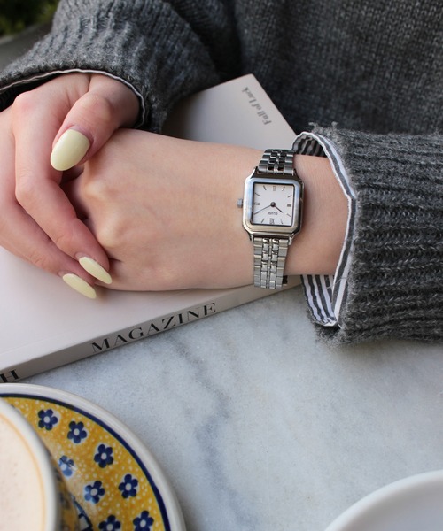 CLUSE（クルース）の「「CLUSE/クルース」グラシューズ グラシューズ ペティット ゴールド/シルバー　２サイズ展開（アナログ腕時計・レディース・ゴールド系/イエローゴールド/シルバー系1/シルバー・24/28mm）」の2枚目の写真