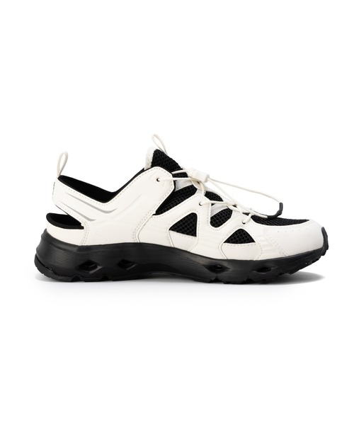 フィラ　FILA SLEEK WAVY SD 24cm スニーカー　サンダル フィラの新作スニーカーサンダルが軽量すぎ」水陸両用