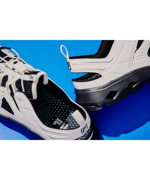 FILA（フィラ）の「SLEEK WAVY SD（サンダル・レディース・ブラック/ブラック×ホワイト・25.0cm/24.0cm/23.0cm/22.0cm/29.0cm/28.0cm/27.0cm/26.0cm）」の16枚目の写真