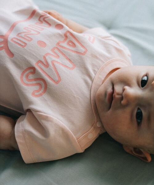 BEAMS mini（ビームスミニ）の「半袖 スマイル ロンパース 2025SS（70～80cm）（ロンパース・キッズ・ホワイト系その他7/ホワイト系その他5/レッド系その他2/サックスブルー・80/70）」の12枚目の写真