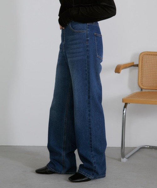 Aunt Marie's（アントマリーズ）の「ワイドストレートデニム【S,M,Lサイズ展開/低身長/高身長にも/美脚見えシルエット]（デニムパンツ・レディース・ブルー/ネイビー/ライトブルー・SMALL/MEDIUM/LARGE）」の5枚目の写真
