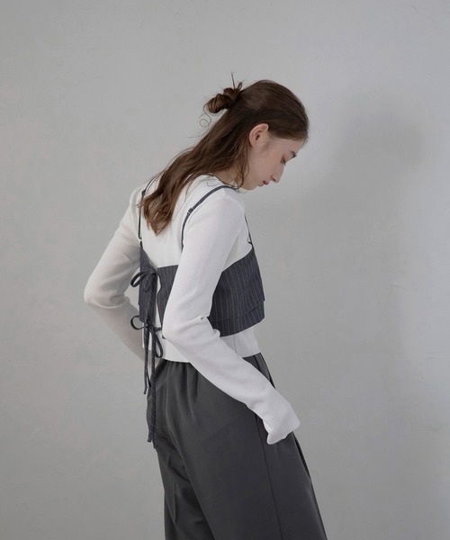 MINERTE(ミネルテ)の「【MINERTE】back ribbon pinstripe bustier / バックリボンピンストライプビスチェ(キャミソール・レディース・ダークグレー/ブラック・FREE)」の21枚目の写真