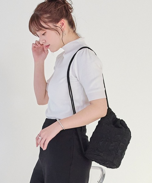 LinoU.(リノユー)の「ポコポコジャガードナップサック(ショルダーバッグ・レディース・アイボリー/ブラウン/ブラック・FREE)」の8枚目の写真