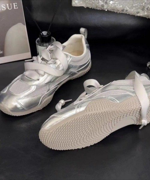 Teem Store（チームストア）の「リボン紐スニーカー（スニーカー・レディース・シルバー/ホワイト・L/M/S）」の5枚目の写真