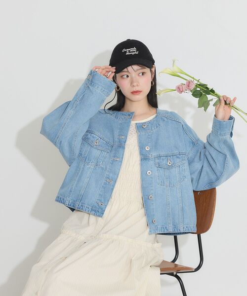 earth music&ecology（アースミュージックアンドエコロジー）の「ノーカラーデニムジャケット（デニムジャケット・レディース・ライトインディゴブルー/インディゴブルー・FREE）」の21枚目の写真