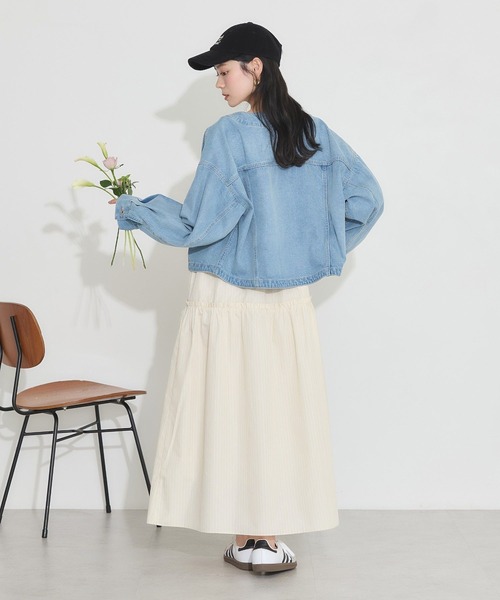 earth music&ecology（アースミュージックアンドエコロジー）の「ノーカラーデニムジャケット（デニムジャケット・レディース・ライトインディゴブルー/インディゴブルー・FREE）」の16枚目の写真