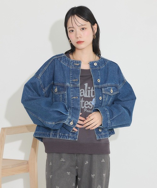 earth music&ecology（アースミュージックアンドエコロジー）の「ノーカラーデニムジャケット（デニムジャケット・レディース・ライトインディゴブルー/インディゴブルー・FREE）」の3枚目の写真