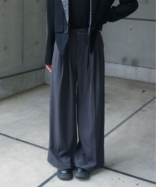 CeLess（セレス）の「【UNISEX】Wide Slacks / ワイドスラックス（スラックス・レディース・ブラック/グレー・S/M/L）」の3枚目の写真