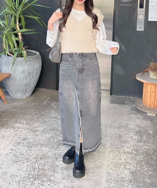 INGNI(イング)の「ラメフェザーニットベスト(ベスト・レディース・アイボリー/ブラック/ライトグレー・M)」の4枚目の写真