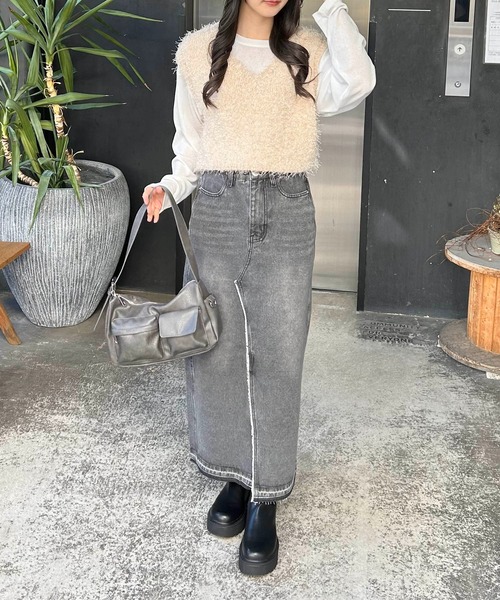 INGNI(イング)の「ラメフェザーニットベスト(ベスト・レディース・アイボリー/ブラック/ライトグレー・M)」の5枚目の写真