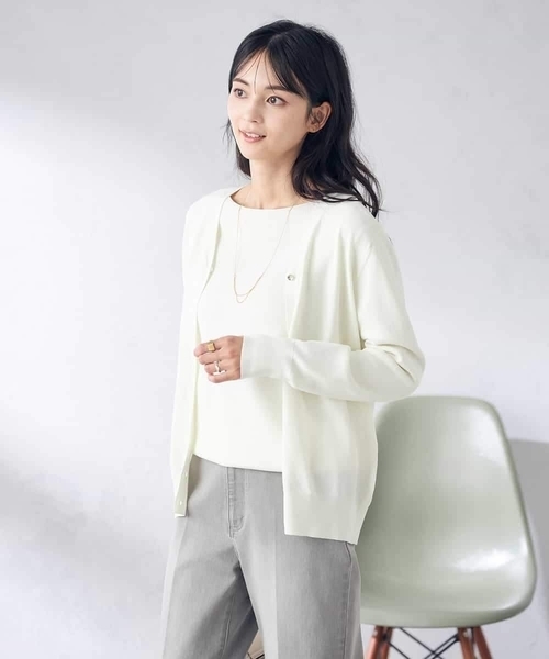 a.v.v（アーヴェヴェ）の「【洗える/UVカット】Vネックカーディガン（カーディガン/ボレロ・レディース・ホワイト/ブラック/ブルー/グレー系その他・40/38/42/36/34）」の19枚目の写真