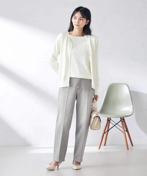 a.v.v（アーヴェヴェ）の「【洗える/UVカット】Vネックカーディガン（カーディガン/ボレロ・レディース・ホワイト/ブラック/ブルー/グレー系その他・40/38/42/36/34）」の22枚目の写真