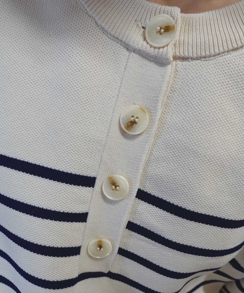 CORNERS by KR（コーナーズバイケーアール）の「【CORNERS by KR】ボーダーヘンリーネックニット（ニット/セーター・レディース・ネイビー/レッド/マルチ・M）」の4枚目の写真