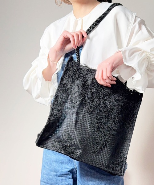 ♦新品未使用！フラワーパンチングトートバッグ（ブラック） lus. フラワー刺繍レーストートバッグ（トートバッグ）｜lus