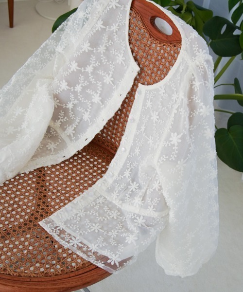 flower(フラワー)の「クラリティフラワーブラウス(シャツ/ブラウス・レディース・ピンク/ブルー/ホワイト・FREE)」の17枚目の写真