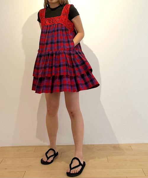 HOLIDAY(ホリデイ)の「KUMA LACE CHECK VOLUME MINI DRESS クマレースチェックボリュームミニドレス(ワンピース・レディース・レッド・ONE SIZE)」の7枚目の写真