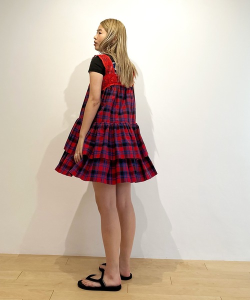 HOLIDAY(ホリデイ)の「KUMA LACE CHECK VOLUME MINI DRESS クマレースチェックボリュームミニドレス(ワンピース・レディース・レッド・ONE SIZE)」の8枚目の写真
