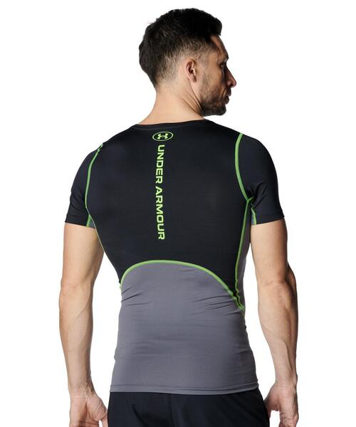 UNDER ARMOUR(アンダーアーマー)の「UAヒートギアアーマー コンプレッション ノベルティ ショートスリーブ シャツ(トレーニング/メンズ)(Tシャツ/カットソー・メンズ・ブラック・S/2XL/XL/L/M)」の2枚目の写真