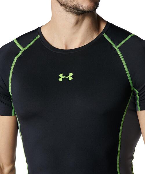 UNDER ARMOUR(アンダーアーマー)の「UAヒートギアアーマー コンプレッション ノベルティ ショートスリーブ シャツ(トレーニング/メンズ)(Tシャツ/カットソー・メンズ・ブラック・S/2XL/XL/L/M)」の4枚目の写真