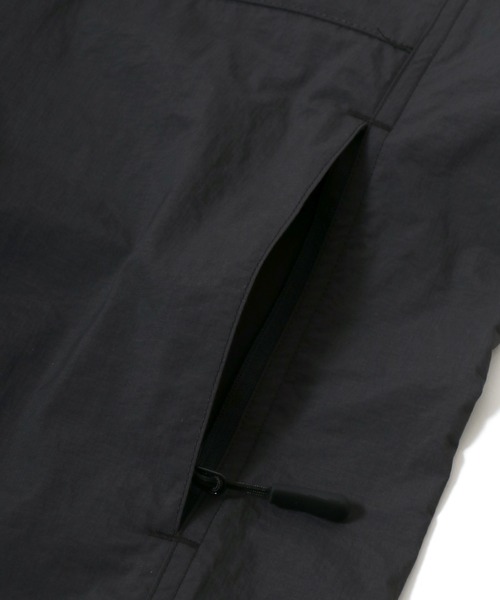 BEN DAVIS（ベンデイビス）の「BENDAVIS/ベンデイビス ナイロン 裏メッシュ ロゴ刺繍 スタンドベスト レディース メンズ（ベスト・メンズ・アイボリー/ブラック・LL/L/M）」の10枚目の写真