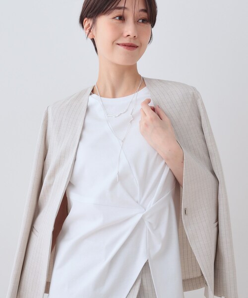 INDIVI(インディヴィ)の「【洗える】ねじりデザインTシャツ(Tシャツ/カットソー・レディース・ブルー系その他/ダークオリーブ/ブラック/ホワイト/グリーン/ベージュ/オフホワイト・05/19/15 /13/38/34)」の9枚目の写真