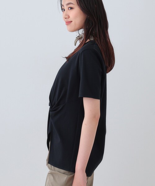 INDIVI(インディヴィ)の「【洗える】ねじりデザインTシャツ(Tシャツ/カットソー・レディース・ブルー系その他/ダークオリーブ/ブラック/ホワイト/グリーン/ベージュ/オフホワイト・05/19/15 /13/38/34)」の13枚目の写真