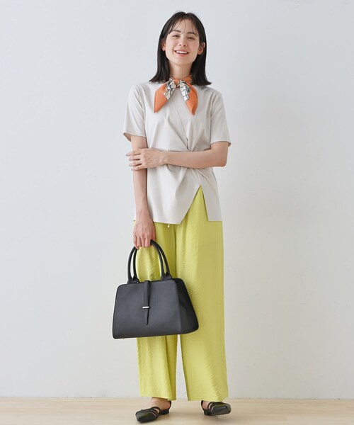 INDIVI（インディヴィ）の「【洗える】ねじりデザインTシャツ（Tシャツ/カットソー・レディース・ブルー系その他/ダークオリーブ/ブラック/ホワイト/グリーン/ベージュ/オフホワイト・05/19/15 /13/38/34）」の8枚目の写真