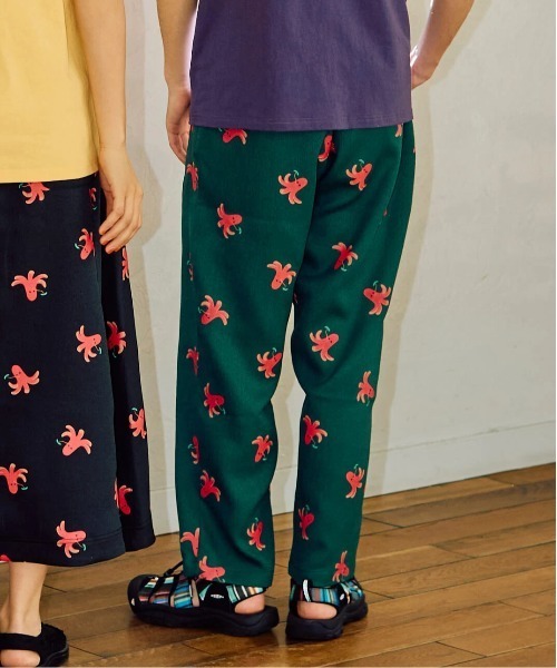 go slow caravan（ゴースローキャラバン）の「ブッチャー総柄プリント イージーアンクルパンツ（その他パンツ・メンズ・グリーン系その他/ブラック・MEDIUM/LARGE/X-LARGE）」の15枚目の写真