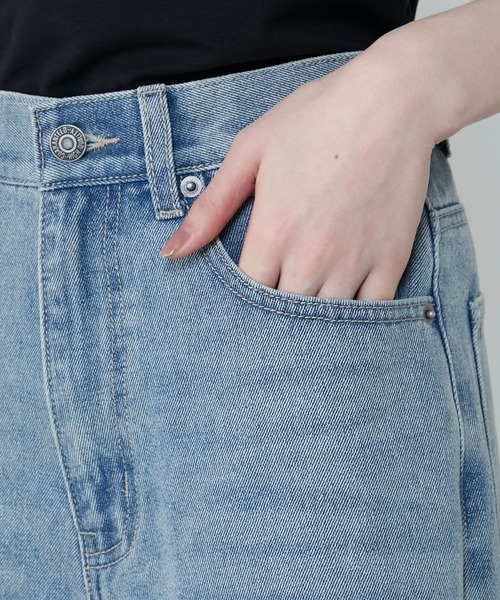 le ELMi（ルエルミ）の「Slit straight denim pants / スリット ストレートデニムパンツ（デニムパンツ・レディース・ライトブルー/ブラック・M/L）」の10枚目の写真