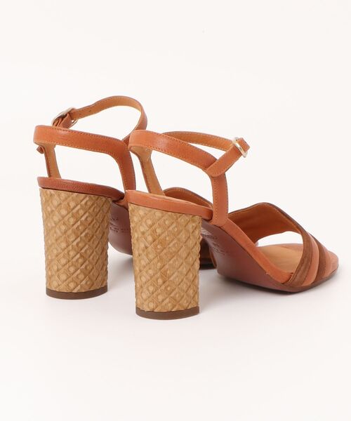 CHIE MIHARA（チエミハラ）の「CHIE MIHARA / アンクルストラップサンダル（サンダル・レディース・ブラウン・36.5/37.5/36）」の2枚目の写真