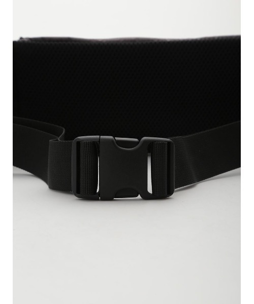 Columbia(コロンビア)の「【emmi×Columbia】Great Smoky GardenTM E. Hip Bag(ボディバッグ/ウエストポーチ・レディース・ブラック・FREE)」の7枚目の写真