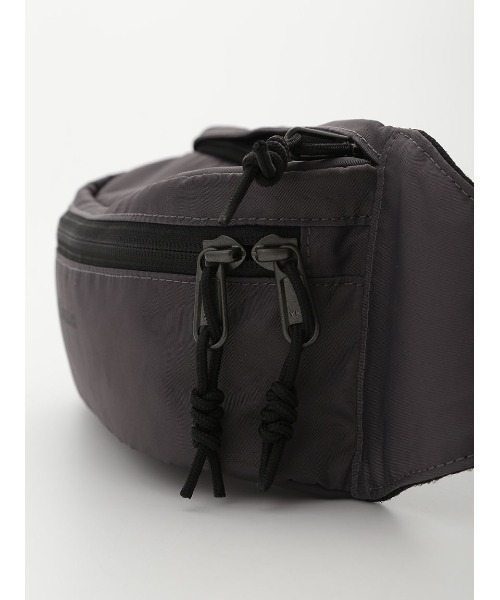 Columbia(コロンビア)の「【emmi×Columbia】Great Smoky GardenTM E. Hip Bag(ボディバッグ/ウエストポーチ・レディース・ブラック・FREE)」の6枚目の写真
