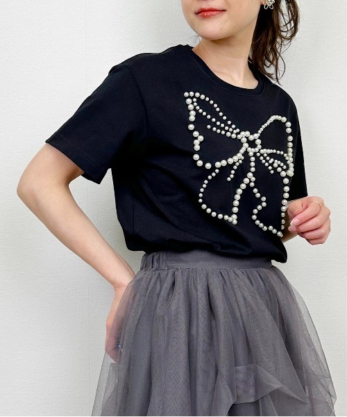PICCIN PERLA(ピッチンペルラ)の「リボンパールカットソー(Tシャツ/カットソー・レディース・オフホワイト/ブラック・M)」の2枚目の写真