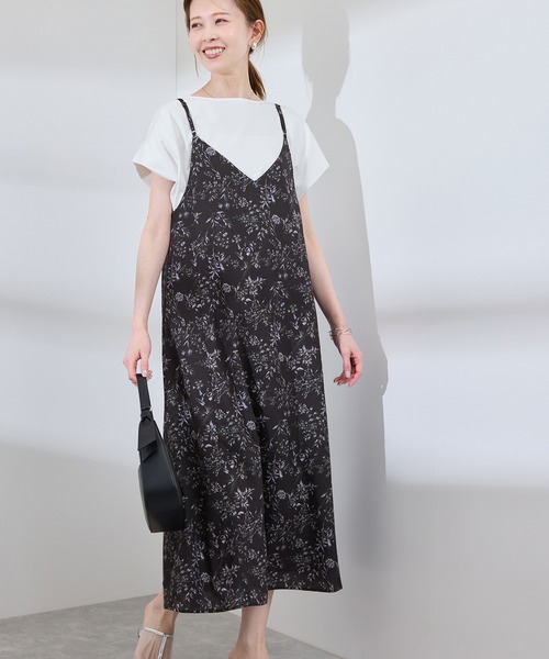 ROPE' PICNIC（ロペピクニック）の「【前後2WAY】ガーデンフラワーキャミワンピース/リンクコーデ（ワンピース・レディース・ブラック系その他/ホワイト系その他・38）」の6枚目の写真