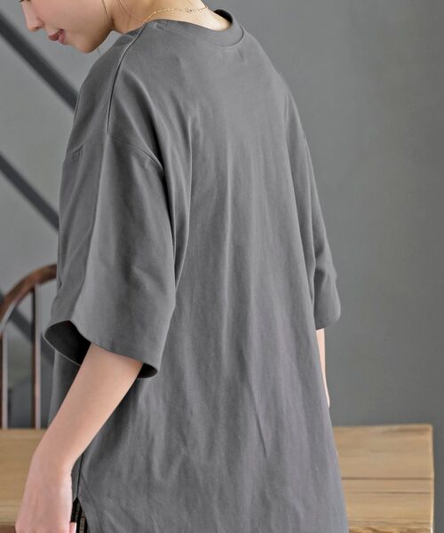 rps(アールピーエス)の「ポケット付き裾ラウンドTシャツ(Tシャツ/カットソー・レディース・ミント/ブラック/ブラック系その他2/オフホワイト/チャコールグレー・フリー)」の15枚目の写真
