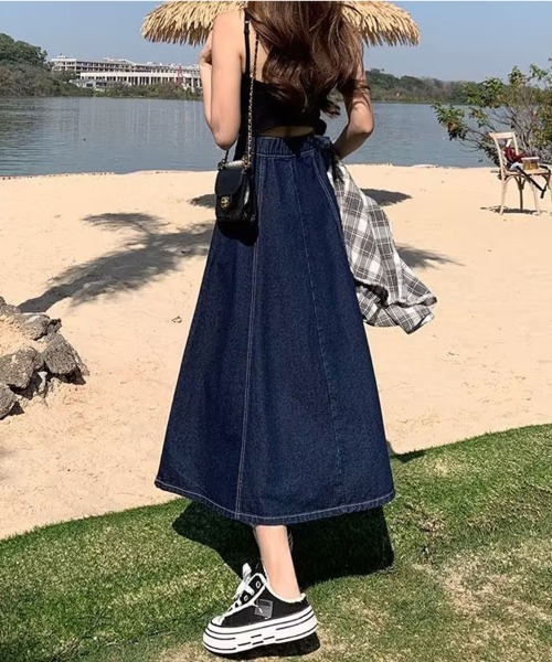 SallyLunn(サリーラン)の「Aラインデニムロングスカート(デニムスカート・レディース・ライトブルー/ブルー・LARGE/MEDIUM)」の4枚目の写真