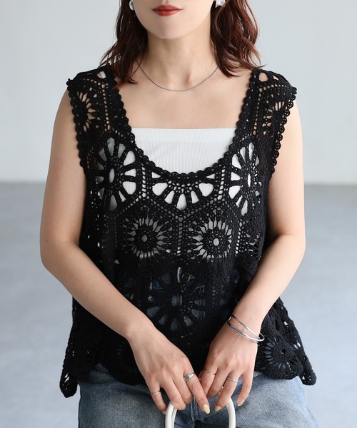 Riberry（リベリー）の「Uネックかぎ針クロシェ編みベスト（ベスト・レディース・キナリ/ブラック・MEDIUM）」の6枚目の写真