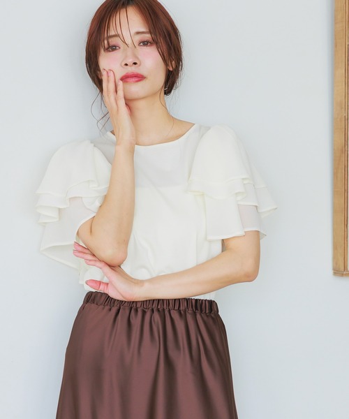 mysty woman(ミスティウーマン)の「異素材フリルスリーブプルオーバー 497238(Tシャツ/カットソー・レディース・オフホワイト/ブラック/グリーン・FREE)」の7枚目の写真