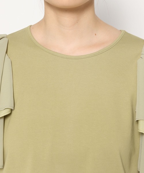 mysty woman(ミスティウーマン)の「異素材フリルスリーブプルオーバー 497238(Tシャツ/カットソー・レディース・オフホワイト/ブラック/グリーン・FREE)」の13枚目の写真